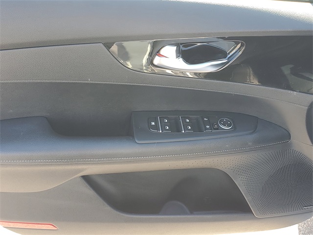 Vehicle image 12 of 27