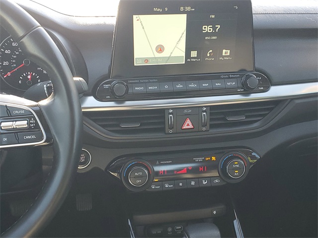 Vehicle image 11 of 27