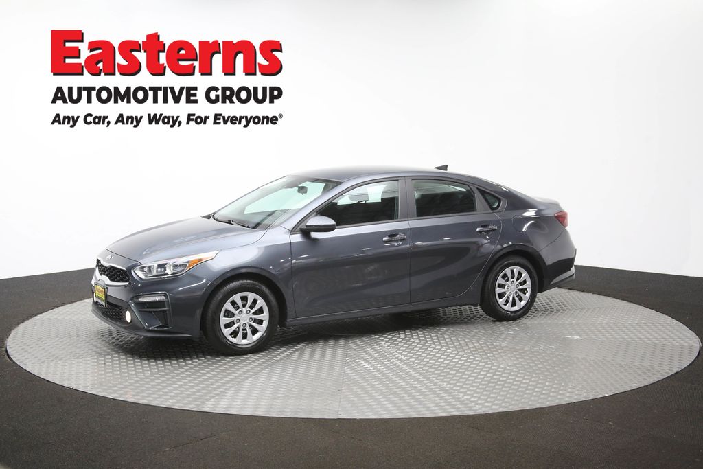 2021 Kia Forte FE Image 2 of 63
