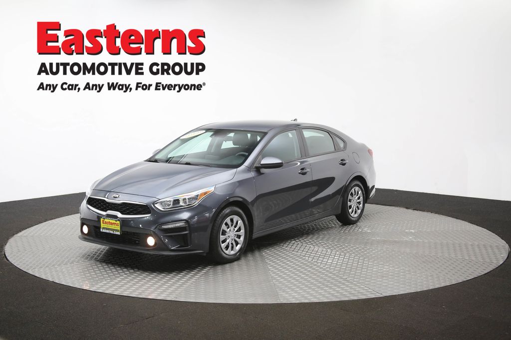 2021 Kia Forte FE Image 3 of 63