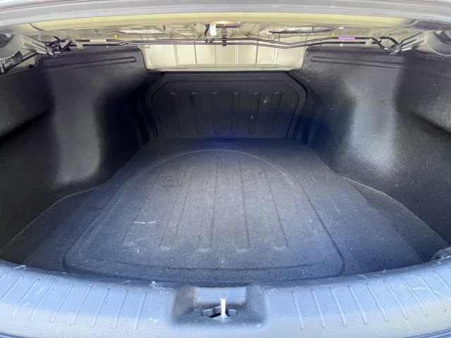 Vehicle image 11 of 27