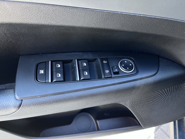 Vehicle image 13 of 27