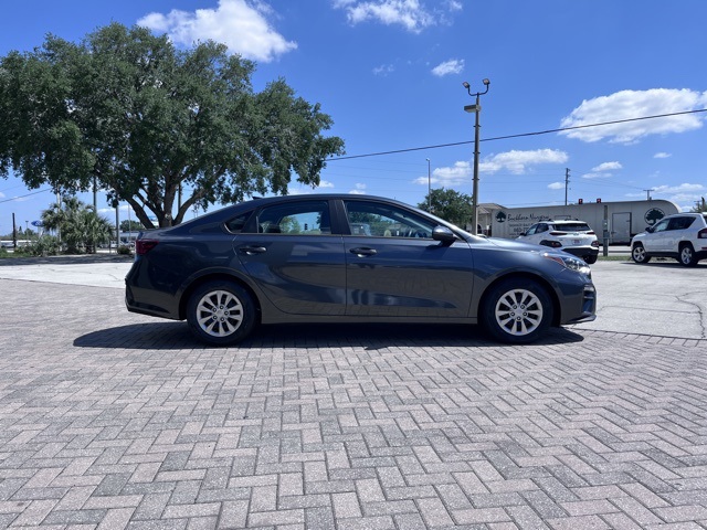Vehicle image 7 of 27