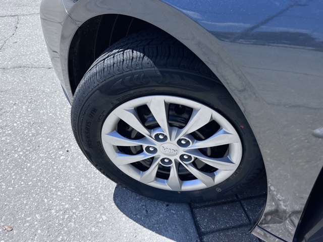 Vehicle image 10 of 27