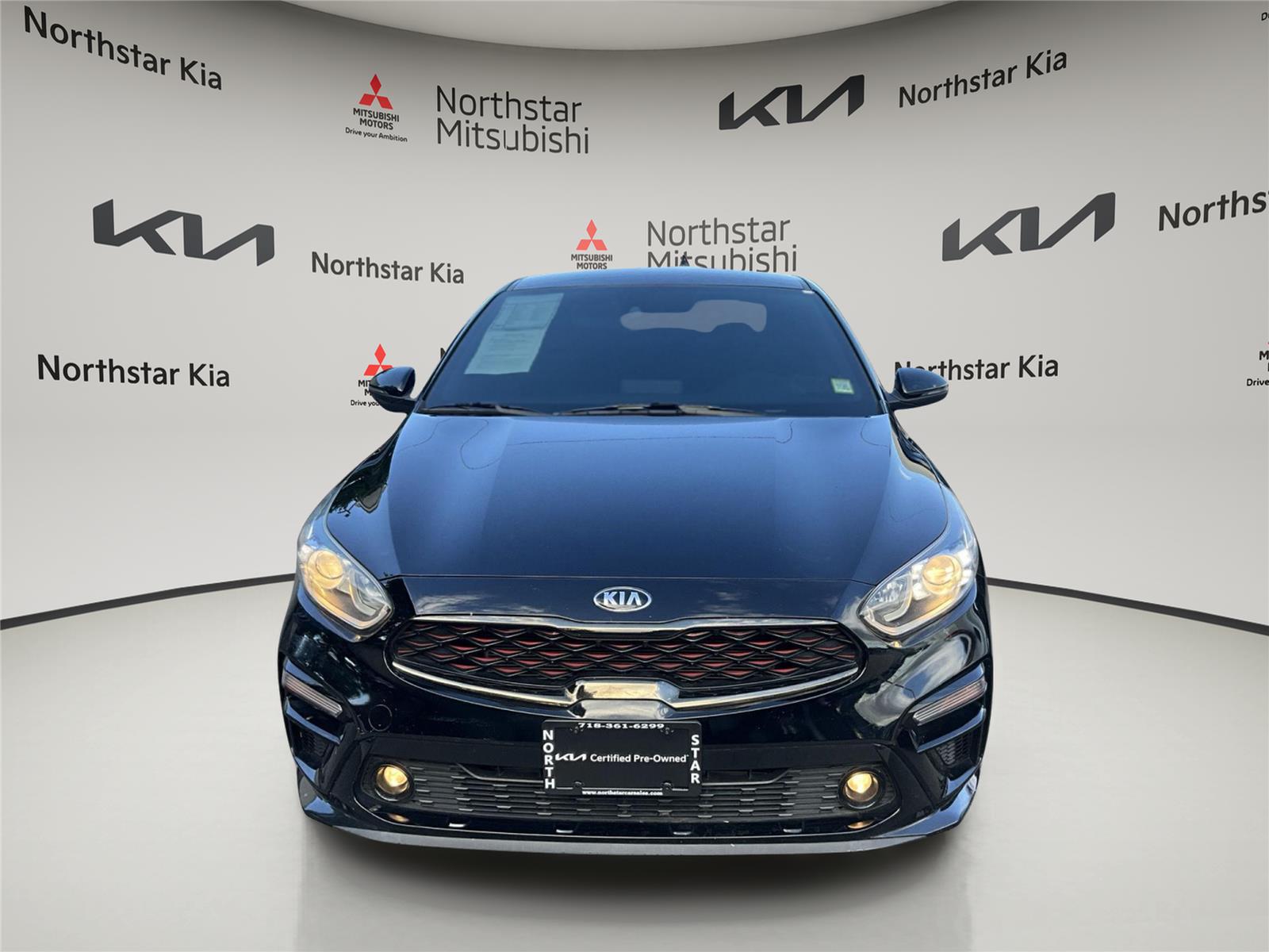2021 Kia Forte GT-Line Image 2 of 32