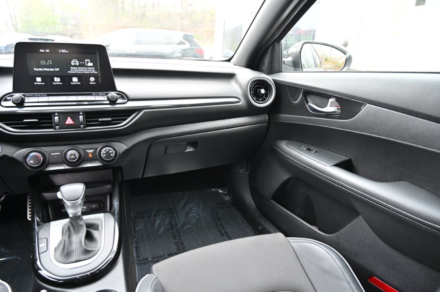 Vehicle image 15 of 33