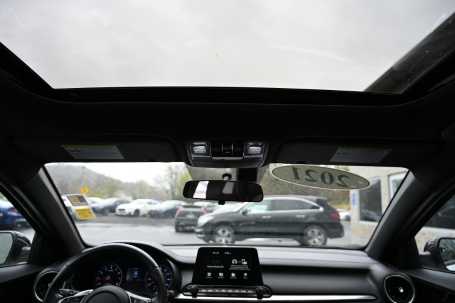 Vehicle image 16 of 33