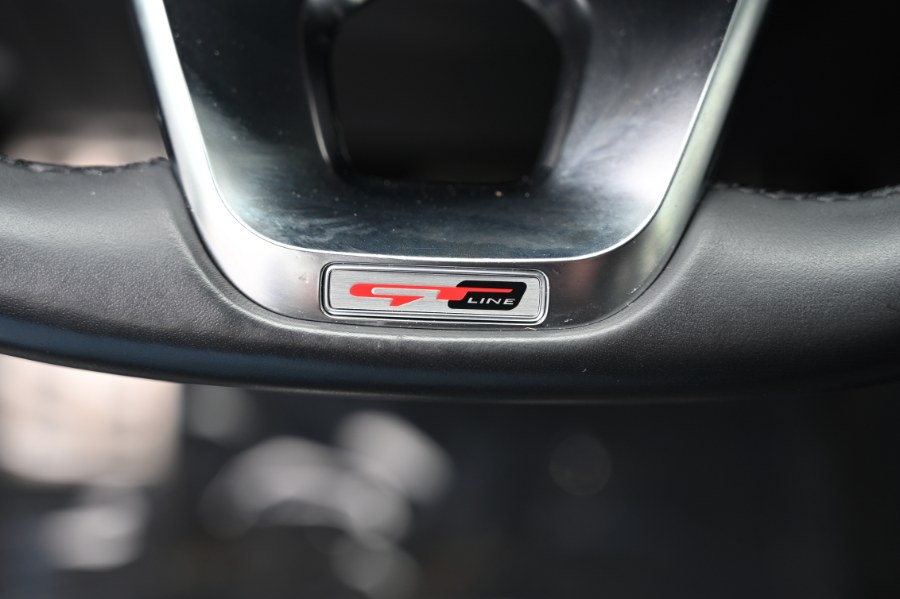 Vehicle image 24 of 33