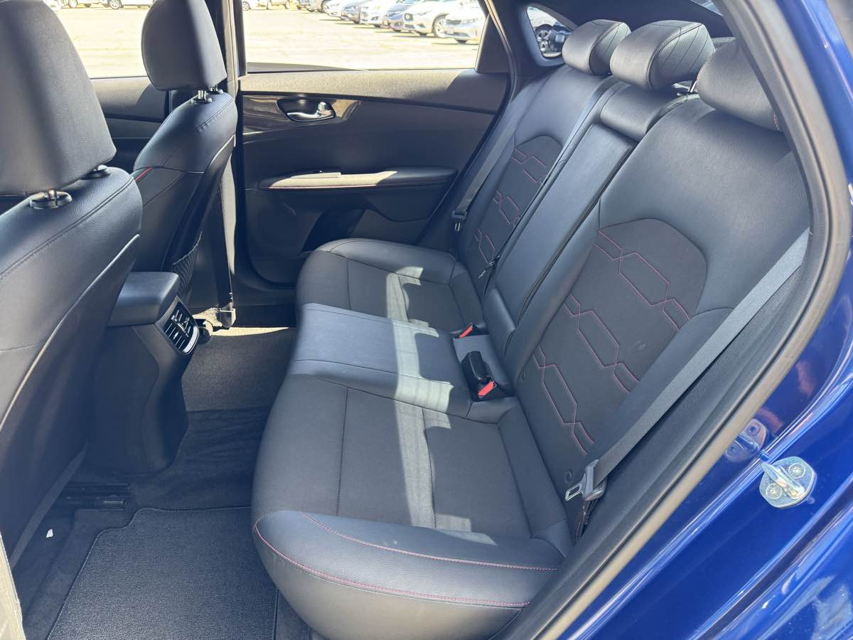 Vehicle image 23 of 47