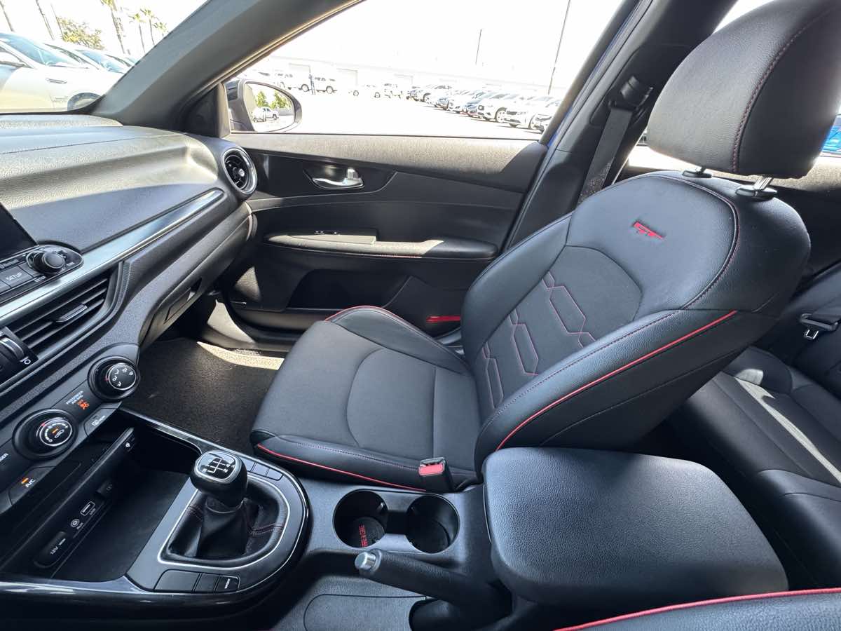 Vehicle image 40 of 47
