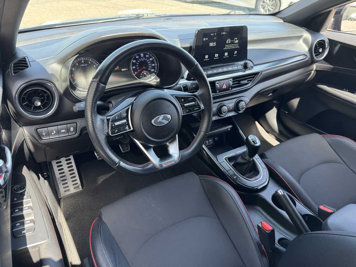 Vehicle image 27 of 47