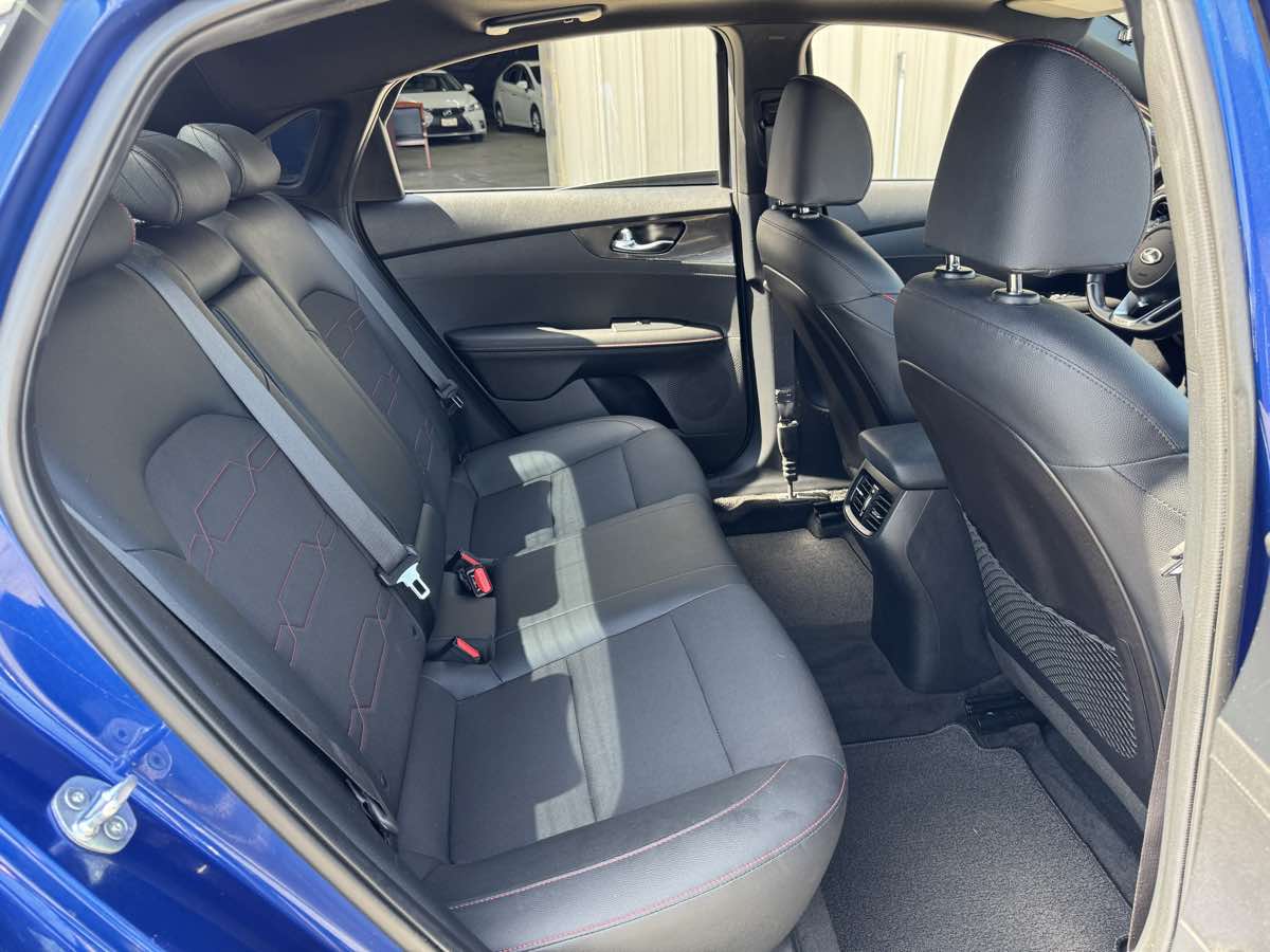Vehicle image 20 of 47