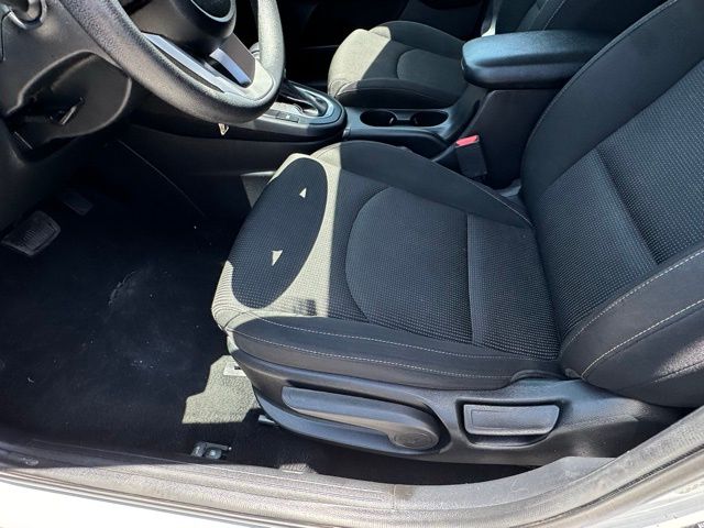 Vehicle image 25 of 31