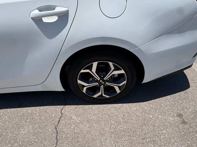 Vehicle image 6 of 31