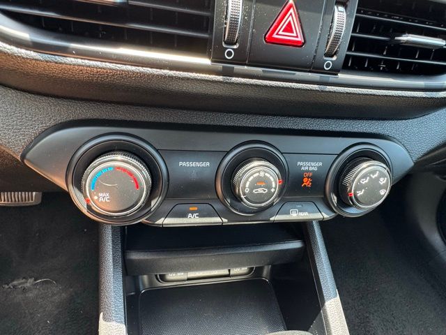 Vehicle image 28 of 31
