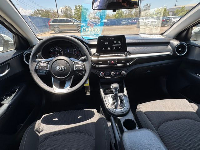 Vehicle image 14 of 31