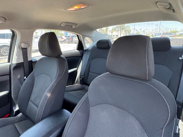 Vehicle image 11 of 31