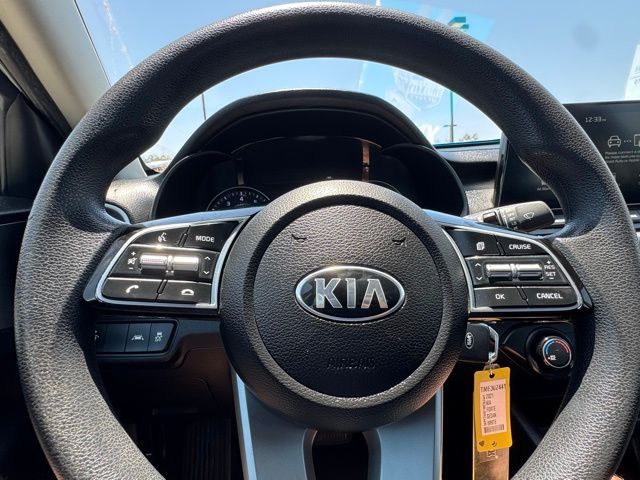 Vehicle image 17 of 31