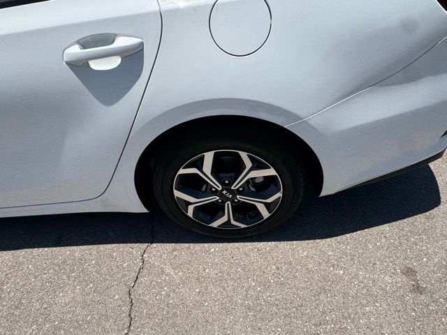 Vehicle image 7 of 31