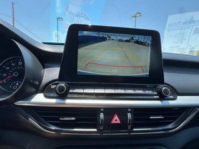 Vehicle image 21 of 31
