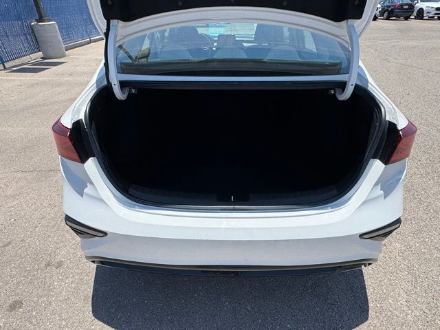 Vehicle image 8 of 31