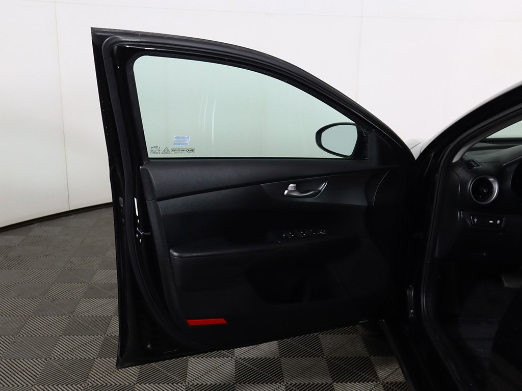 Vehicle image 16 of 51