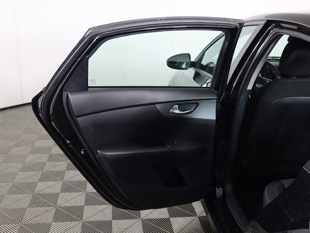 Vehicle image 18 of 51