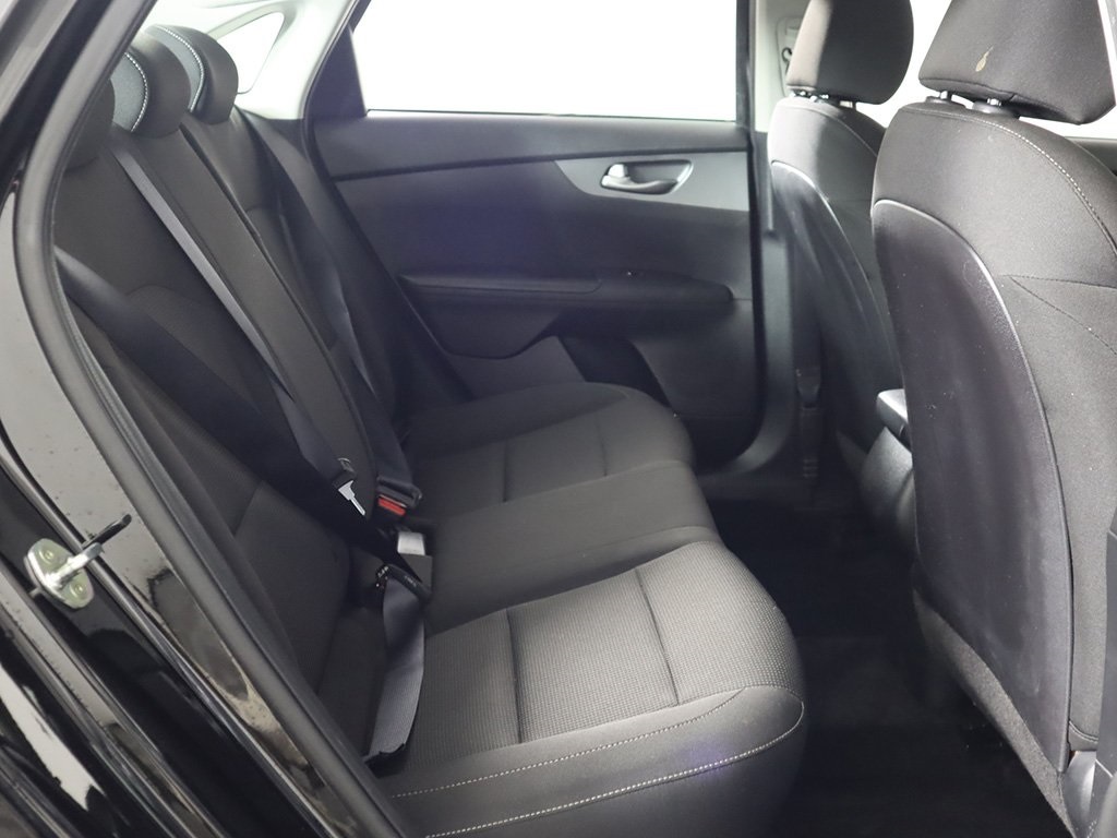 Vehicle image 27 of 51