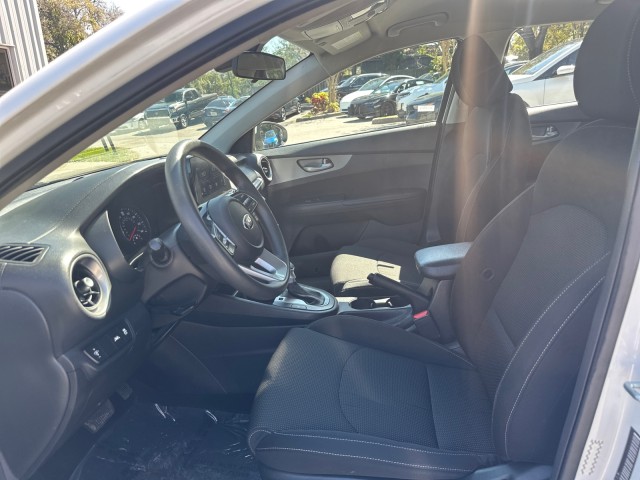 Vehicle image 8 of 18