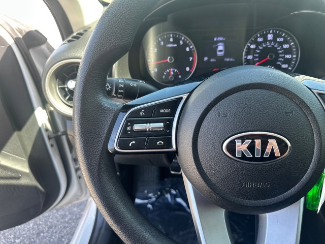 Vehicle image 14 of 18