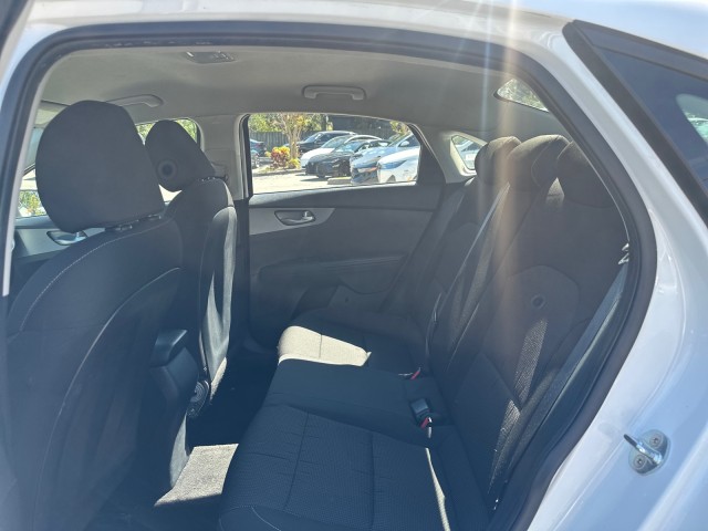 Vehicle image 9 of 18