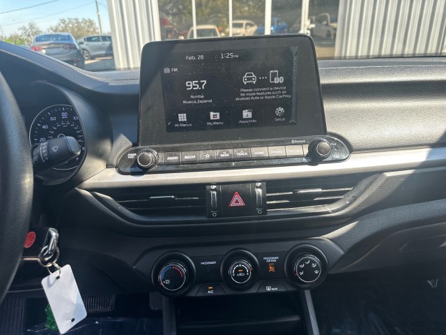 Vehicle image 15 of 18