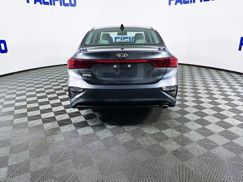Vehicle image 4 of 34