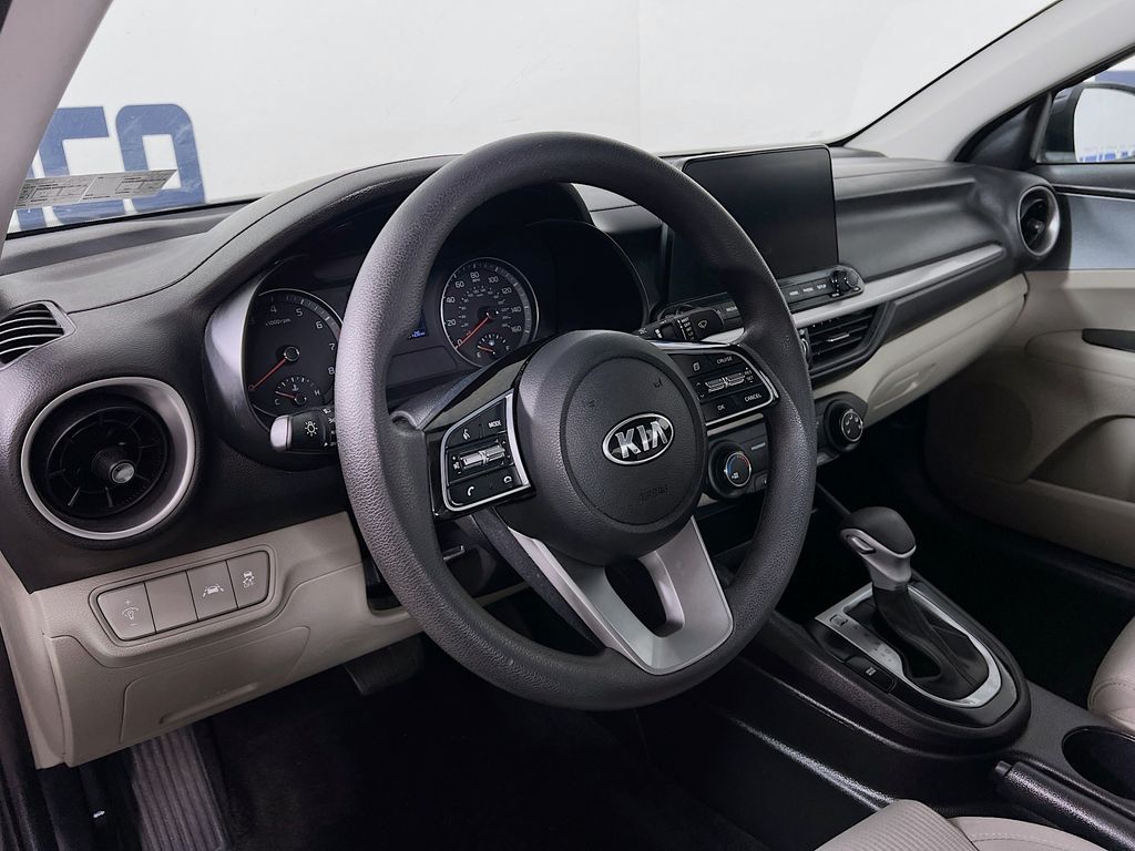Vehicle image 10 of 34