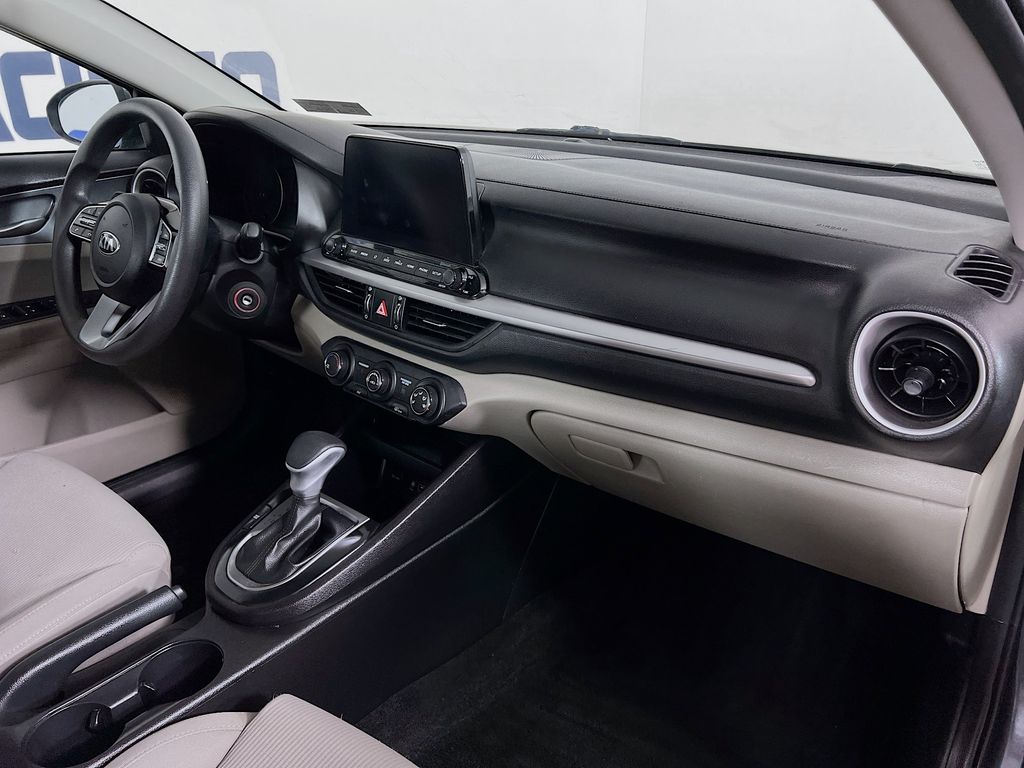 Vehicle image 29 of 34