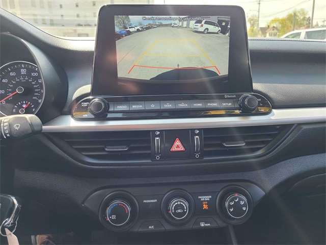 Vehicle image 26 of 28
