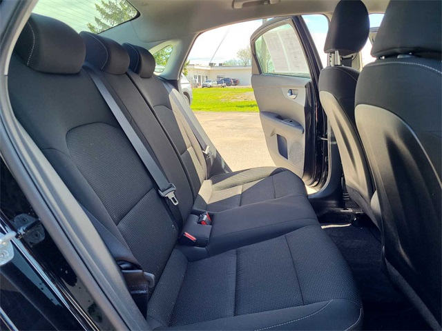 Vehicle image 19 of 28