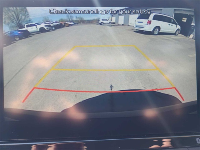 Vehicle image 25 of 28