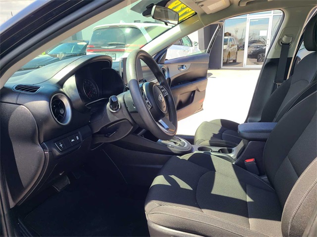 Vehicle image 13 of 28