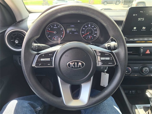 Vehicle image 23 of 28