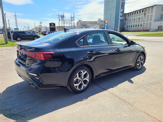 Vehicle image 3 of 28