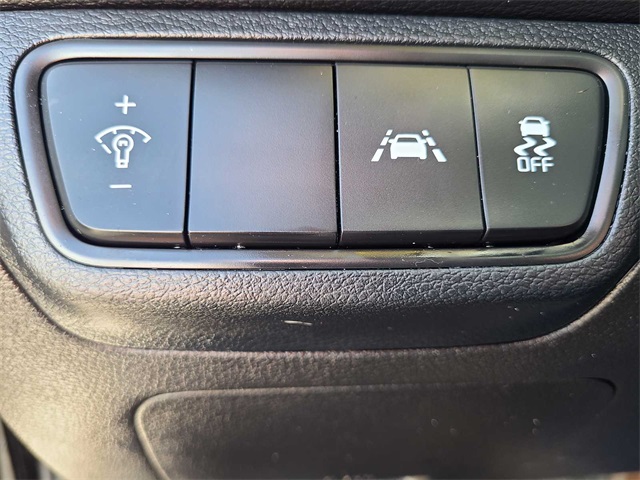 Vehicle image 24 of 28