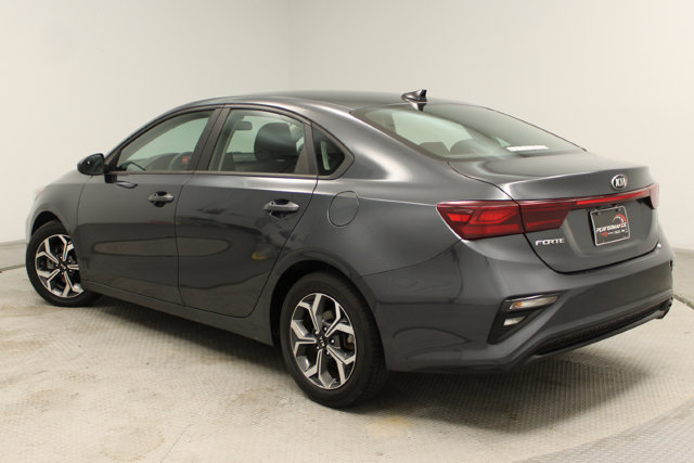 Vehicle image 8 of 27