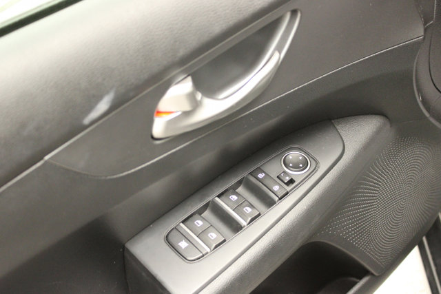 Vehicle image 14 of 27