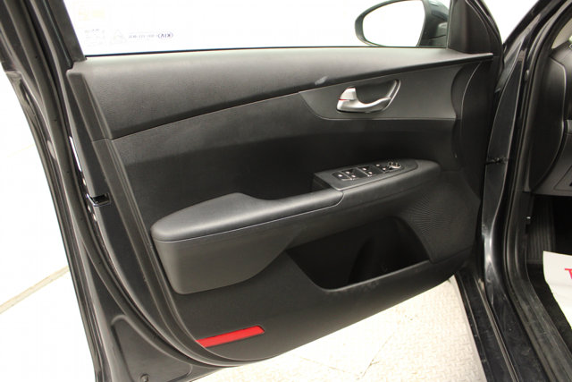 Vehicle image 13 of 27