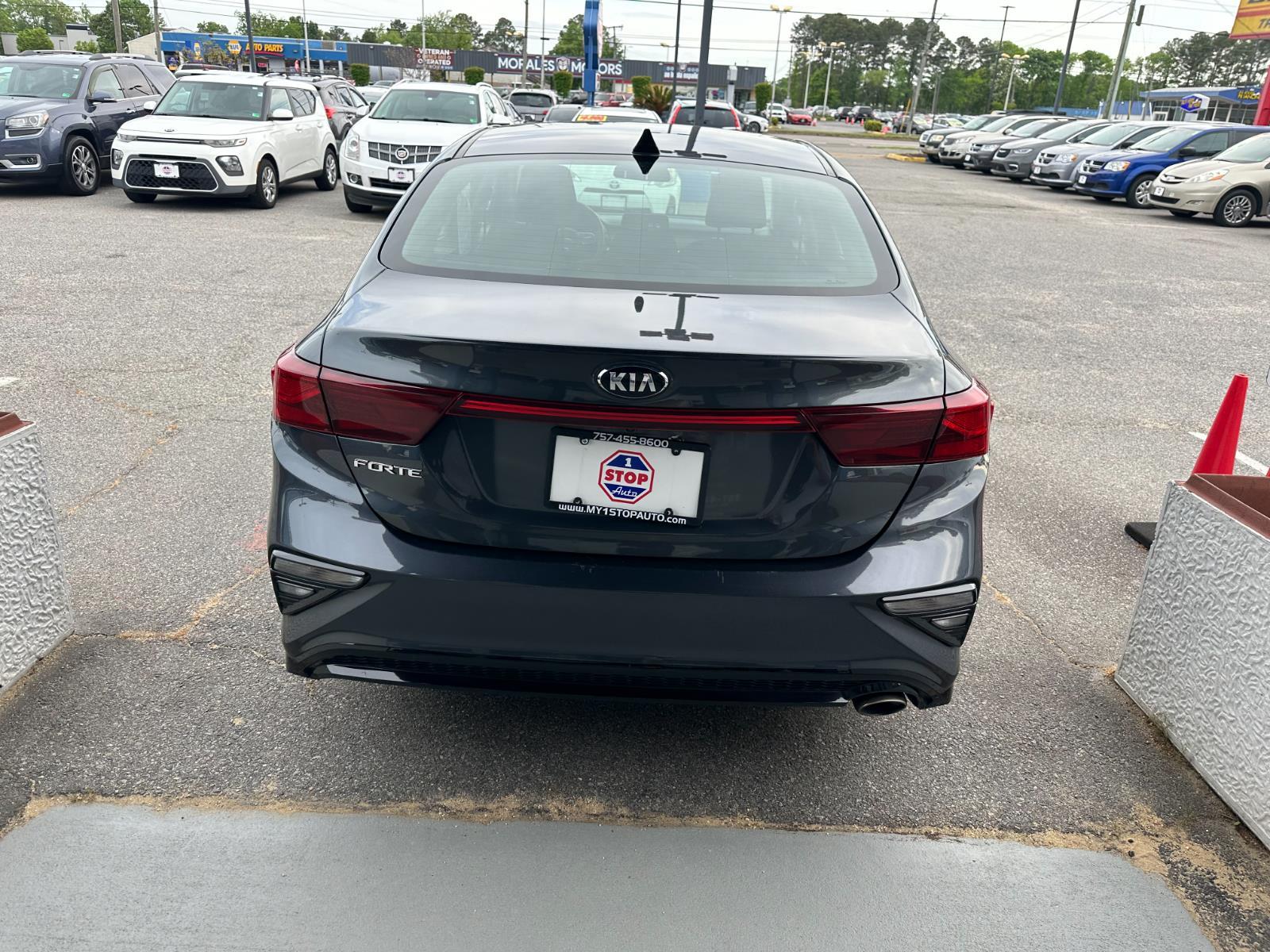 Vehicle image 4 of 31