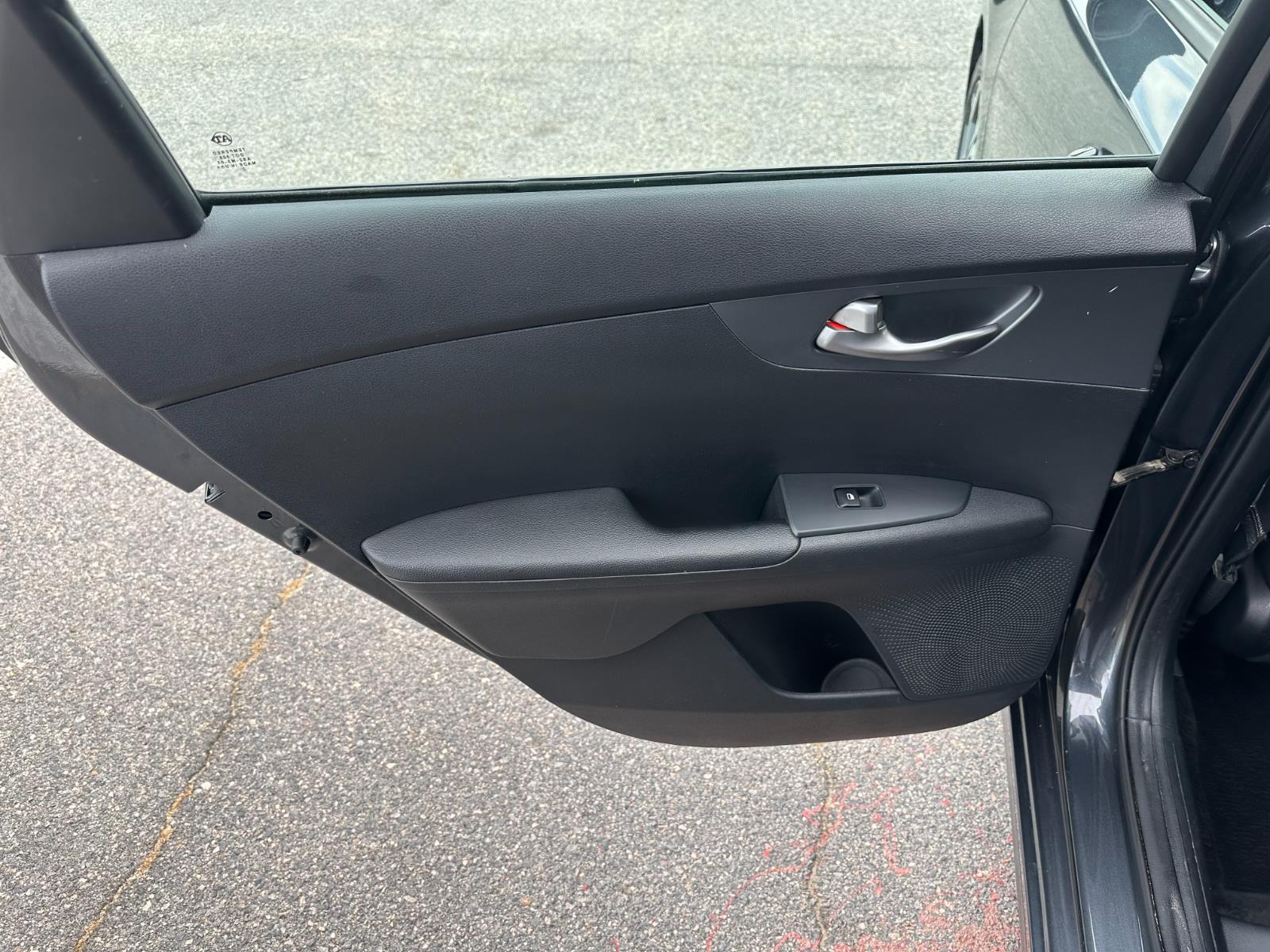 Vehicle image 22 of 31