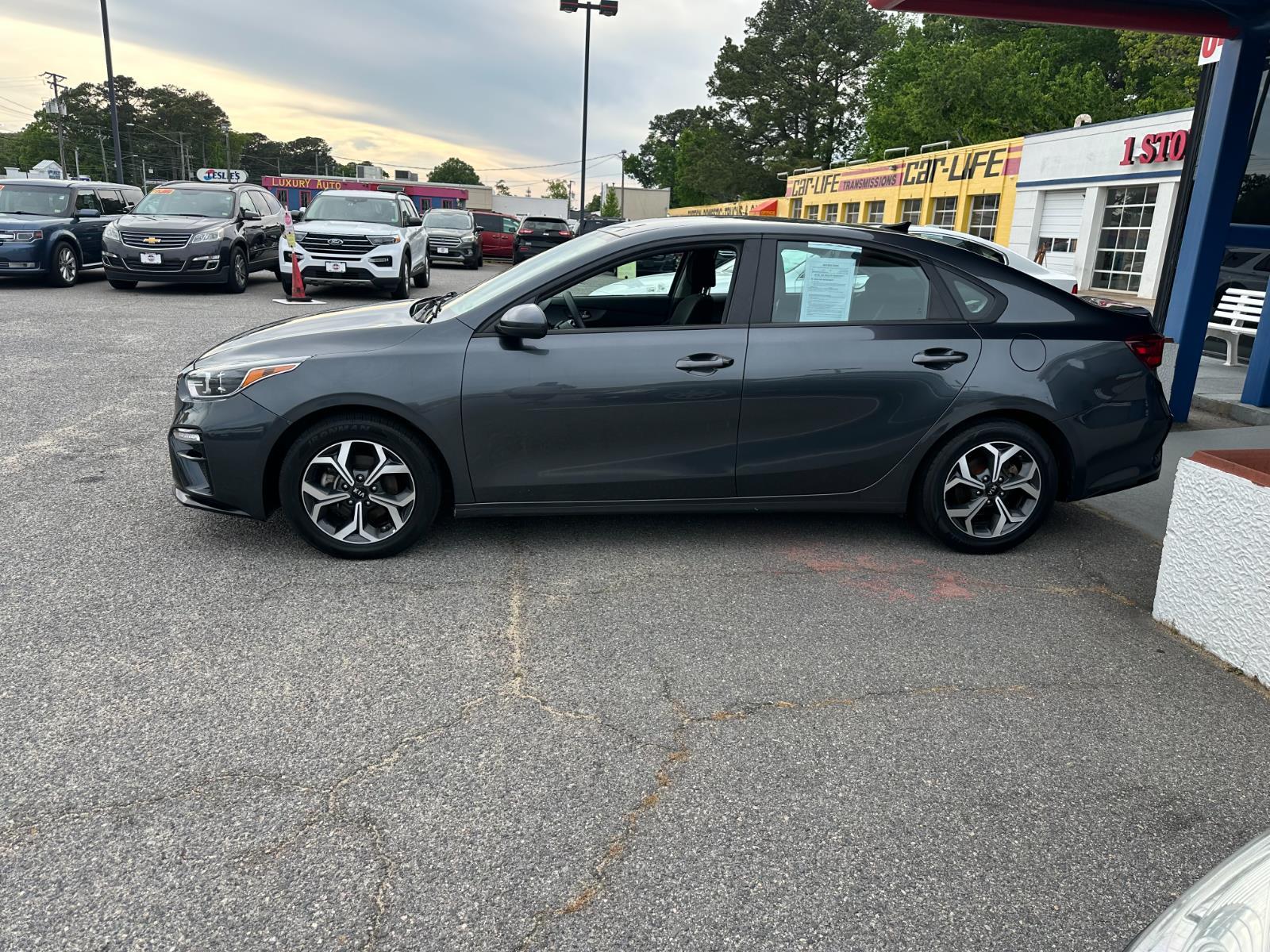 Vehicle image 2 of 31