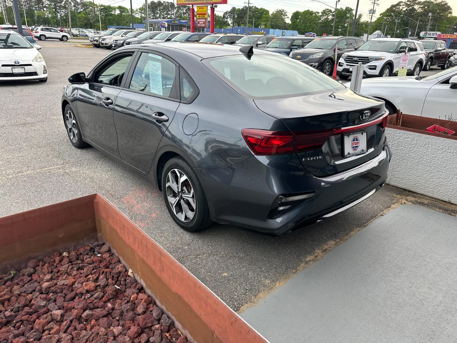 Vehicle image 6 of 31