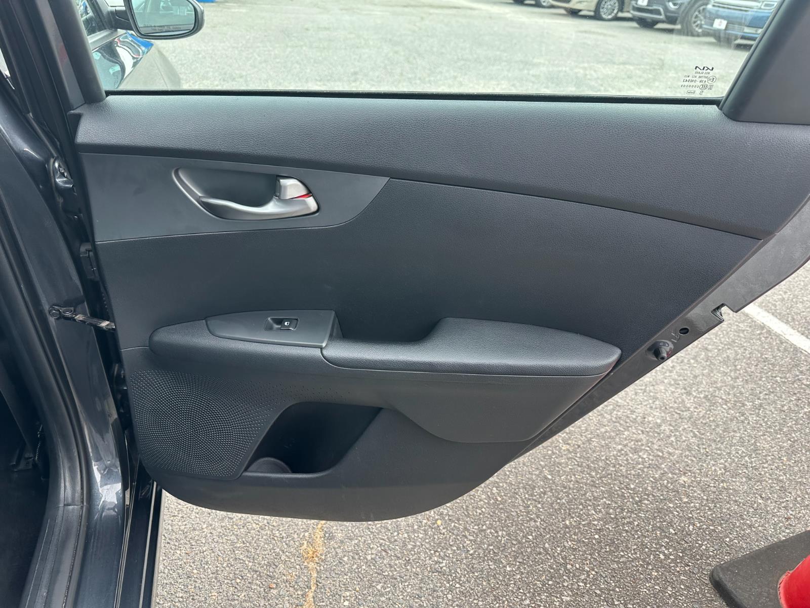 Vehicle image 26 of 31